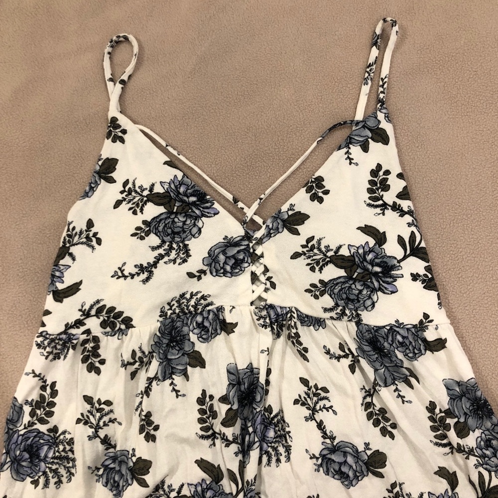 NEVER WORN✨ floral tank